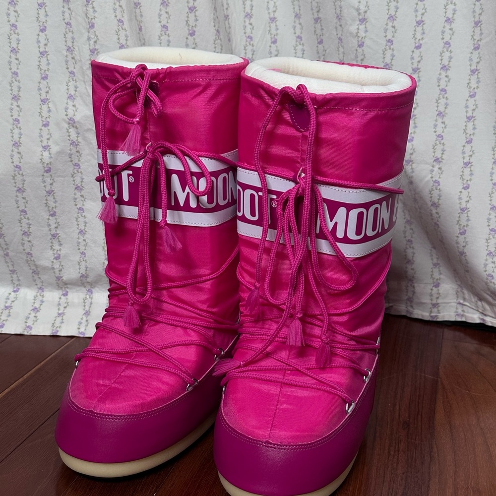 Moon Boot Women's Hot Pink Insulated Snow Boots New